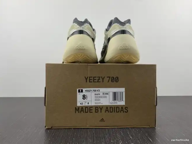 Adidas Salt 700 Fade ID1674 V3 Yeezy 0701